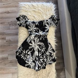 Jungle leaf print romper